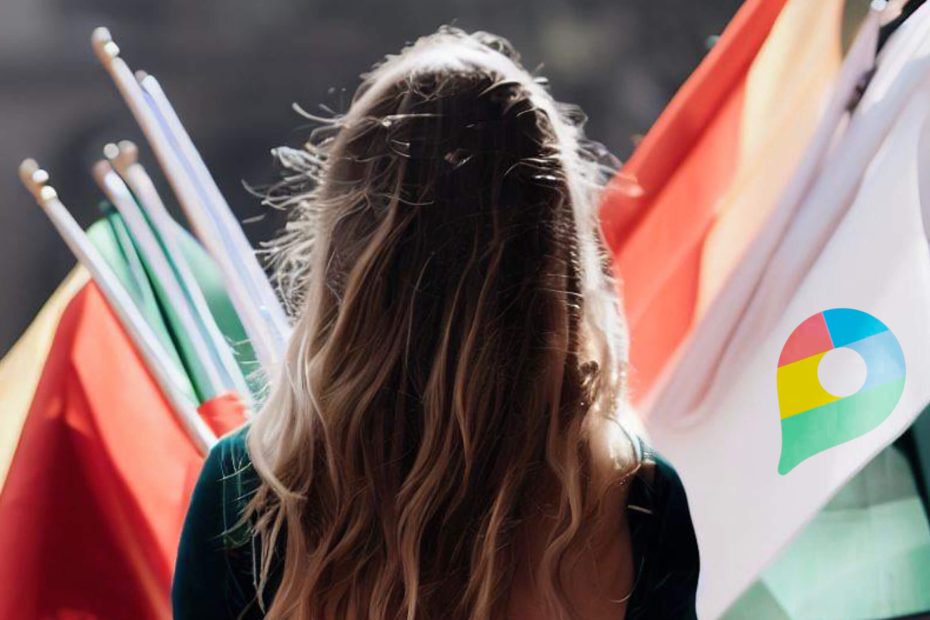 Une femme portant des drapeaux - Source : Bing